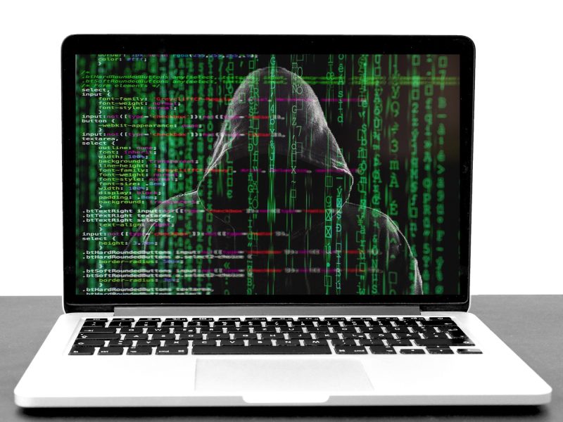 hacker-5332676_1920