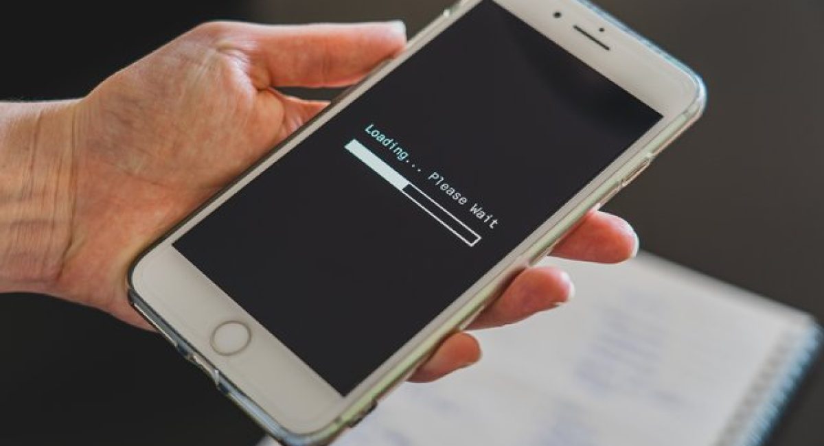 iphone-6-connecting-to-internet-4114774