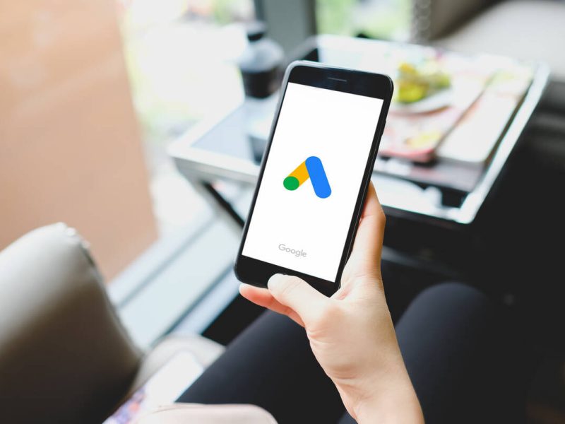 rsz_3young-girl-pointing-google-ads-smart-phone-screen-during-pandemic-coronavirus-prevention-google-ads-is-online-platform-advertising-service-offering