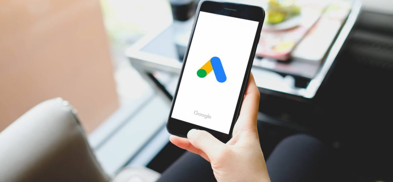 rsz_3young-girl-pointing-google-ads-smart-phone-screen-during-pandemic-coronavirus-prevention-google-ads-is-online-platform-advertising-service-offering