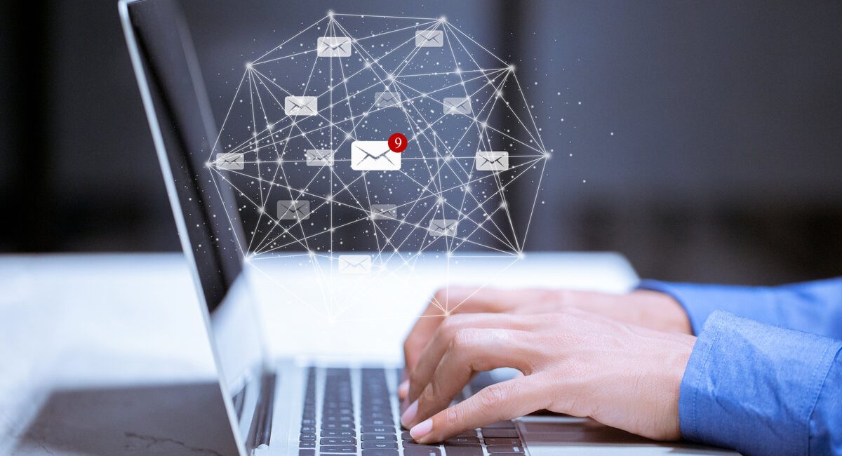 rsz_business-using-laptop-with-email-icon-email-inbox-electronic-communication-graphics-concept