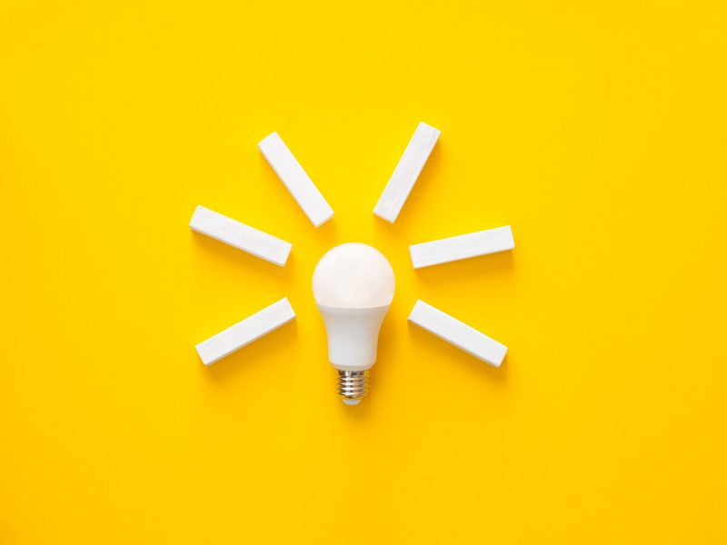 rsz_light-bulb-with-wooden-blocks