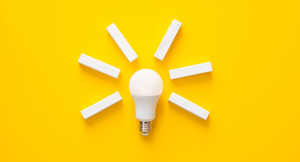 rsz_light-bulb-with-wooden-blocks