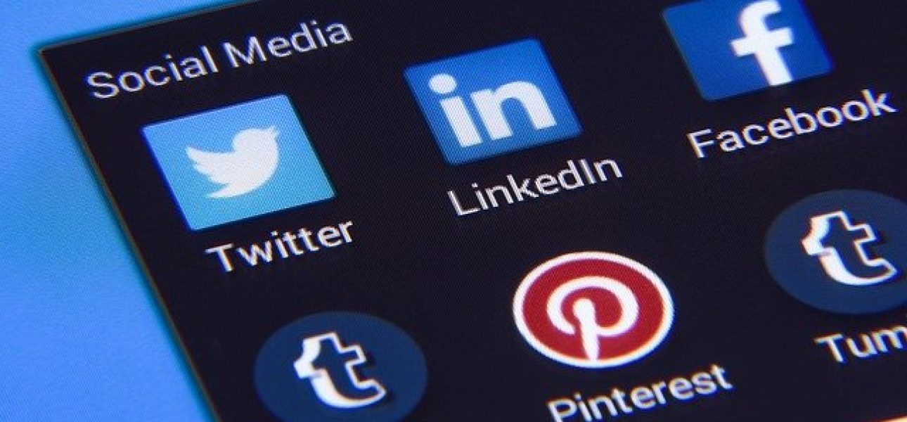 social-media-1795578_640